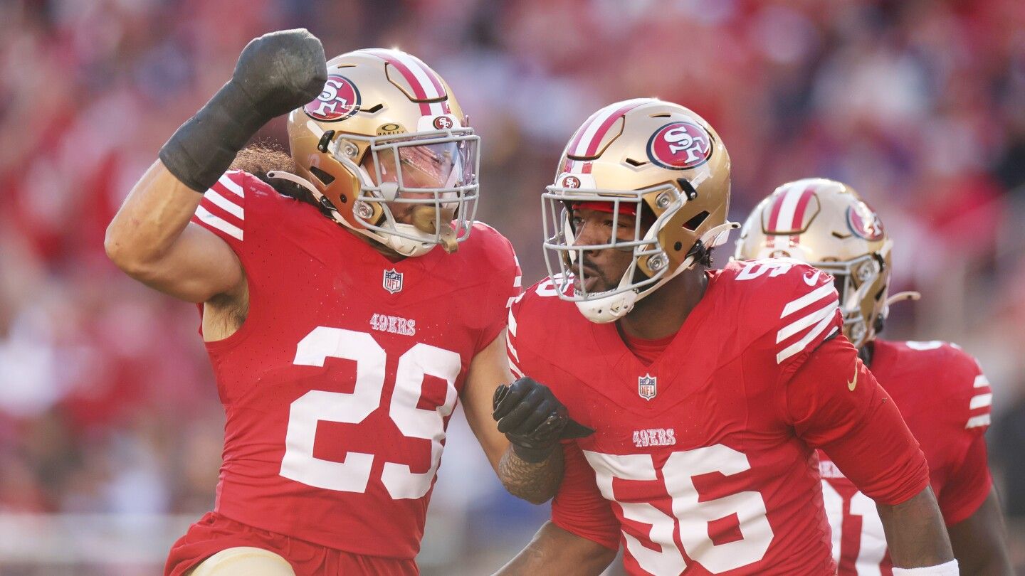 49ers snap losing streak by crushing Bears 38-13