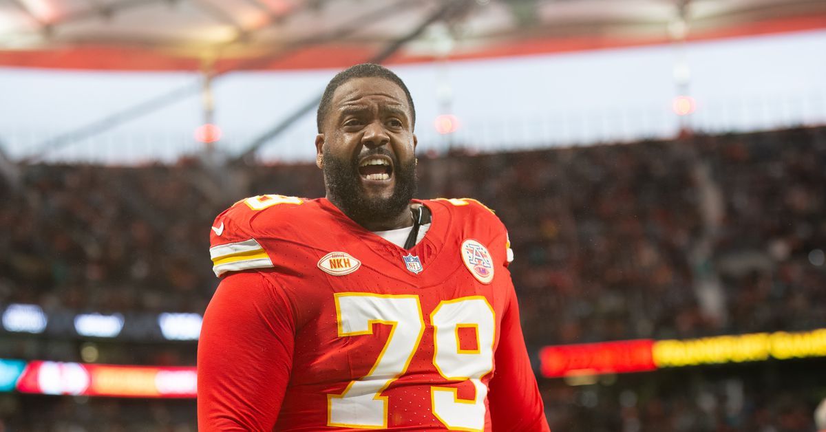 Chiefs-Dolphins Wild Card Injury Report: Donovan Smith was limited