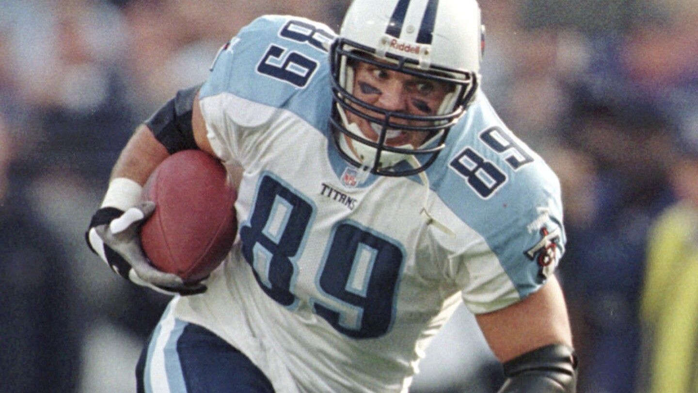 Researchers confirm 'Music City Miracle' star Frank Wycheck had CTE