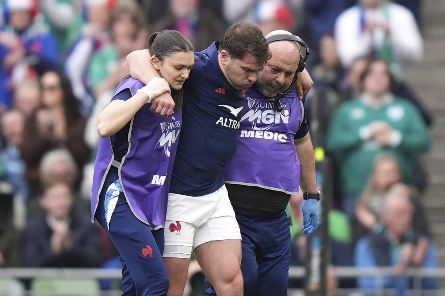 Antoine Dupont : la rupture des ligaments croisés confirmée pour le capitaine du XV de France, ce que l'on sait sur sa blessure