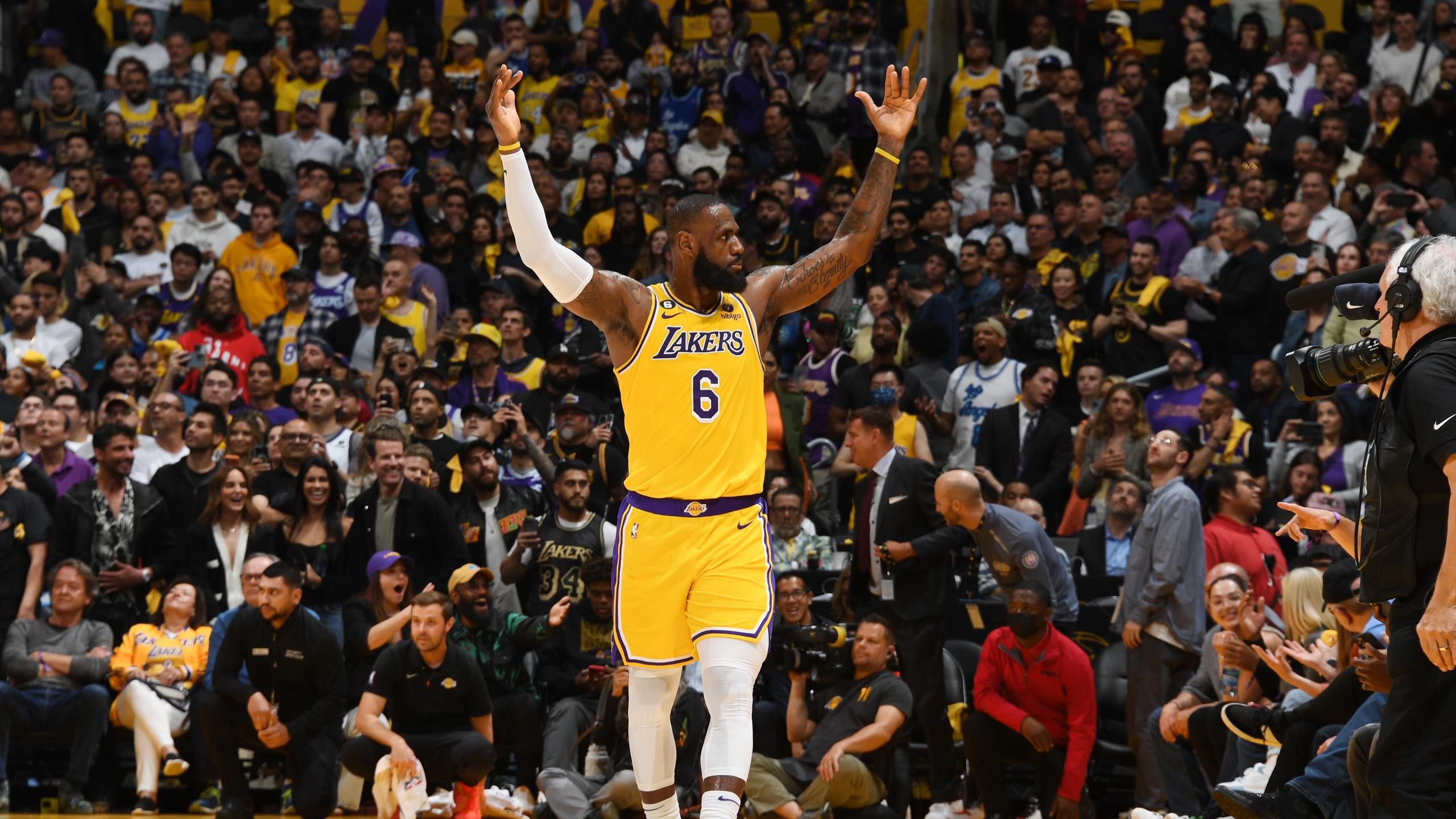 NBA - Les Los Angeles Lakers de LeBron James poussent les Golden State Warriors de Stephen Curry au bord du gouffre