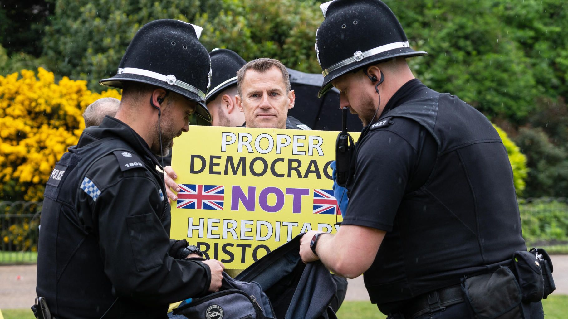 Après le couronnement de Charles III, les regrets de la police de Londres