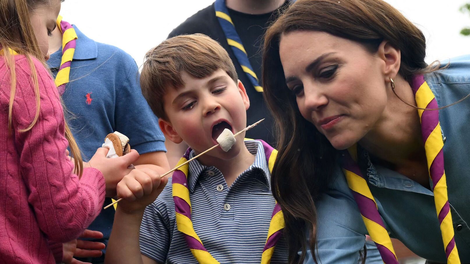 Prince Louis : le jeune garçon vole, une nouvelle fois, la vedette à ses parents pour sa première sortie après le couronnement