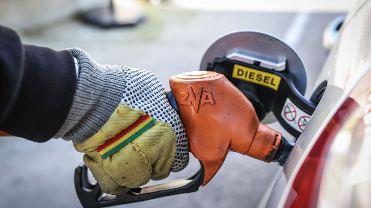 Prix des carburants : pourquoi l’essence reste si chère en France