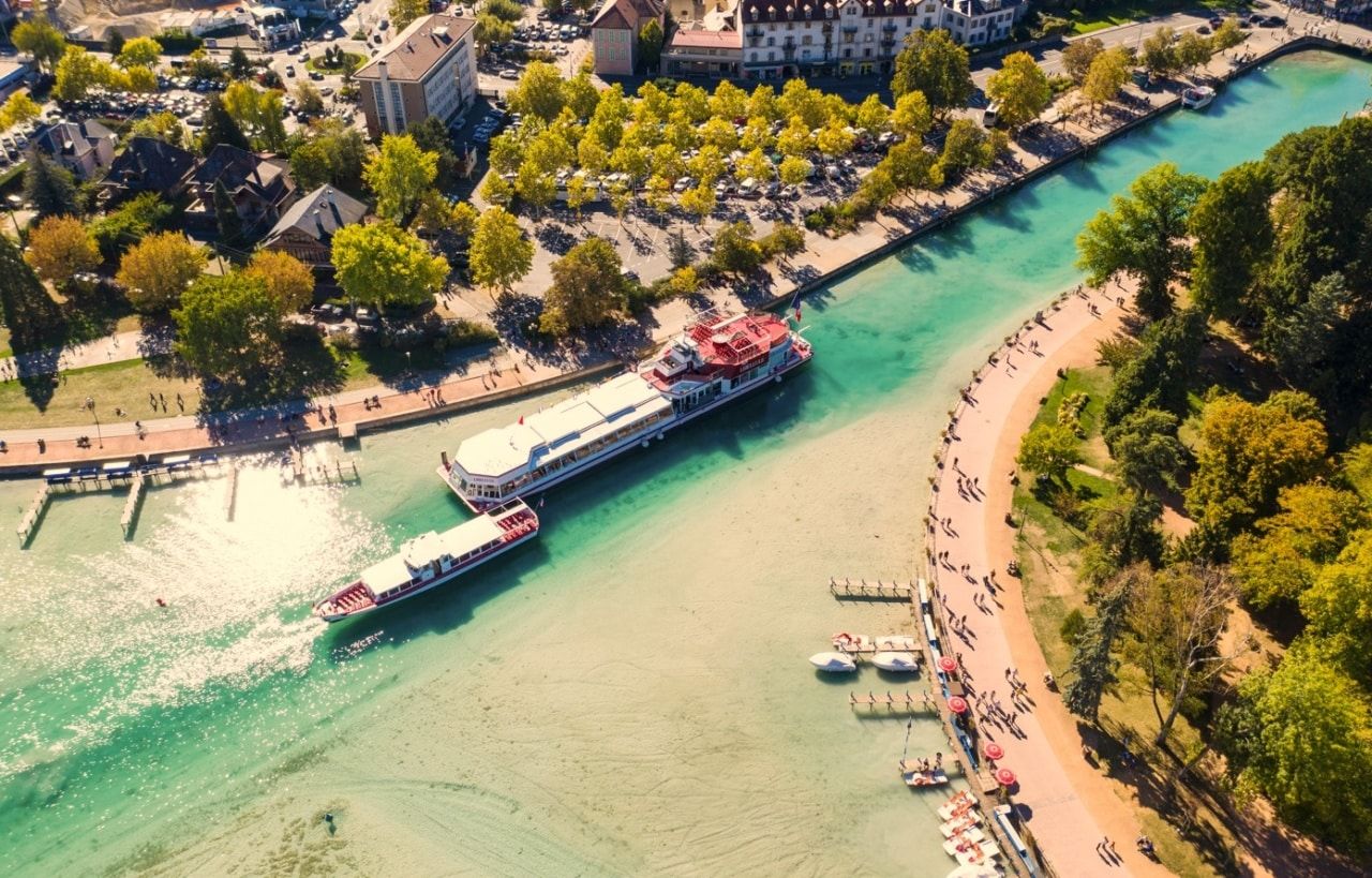 5 célébrités nées à Annecy et qui font la renommée de la cité lacustre