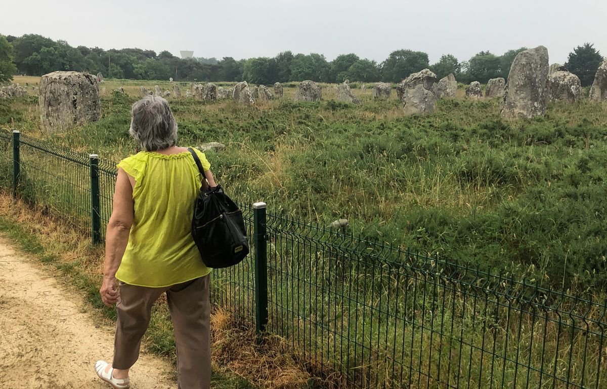 Destruction des menhirs de Carnac : Le domicile du maire placé sous protection des gendarmes