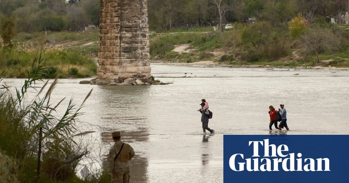 Outcry as Texas to install ‘buoy barrier’ in Rio Grande to deter border crossings