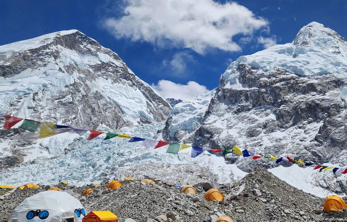 Everest : Il y a " de plus en plus de monde de moins en moins expérimenté " sur ce sommet " qui fait fantasmer "