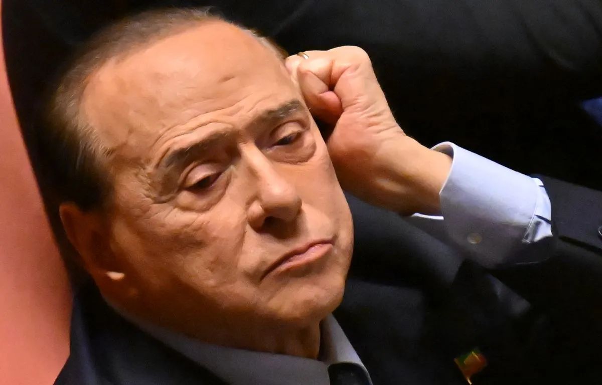 Silvio Berlusconi, atteint d'une leucémie, hospitalisé pour des examens de contrôle