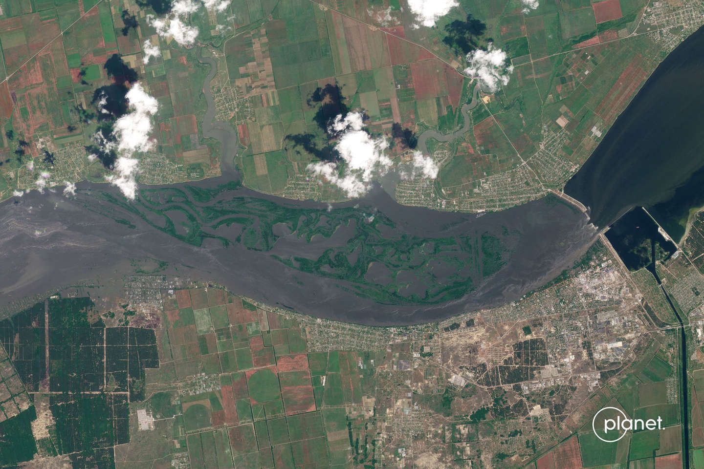 Barrage de Kakhovka en Ukraine : les inondations vues de l’espace