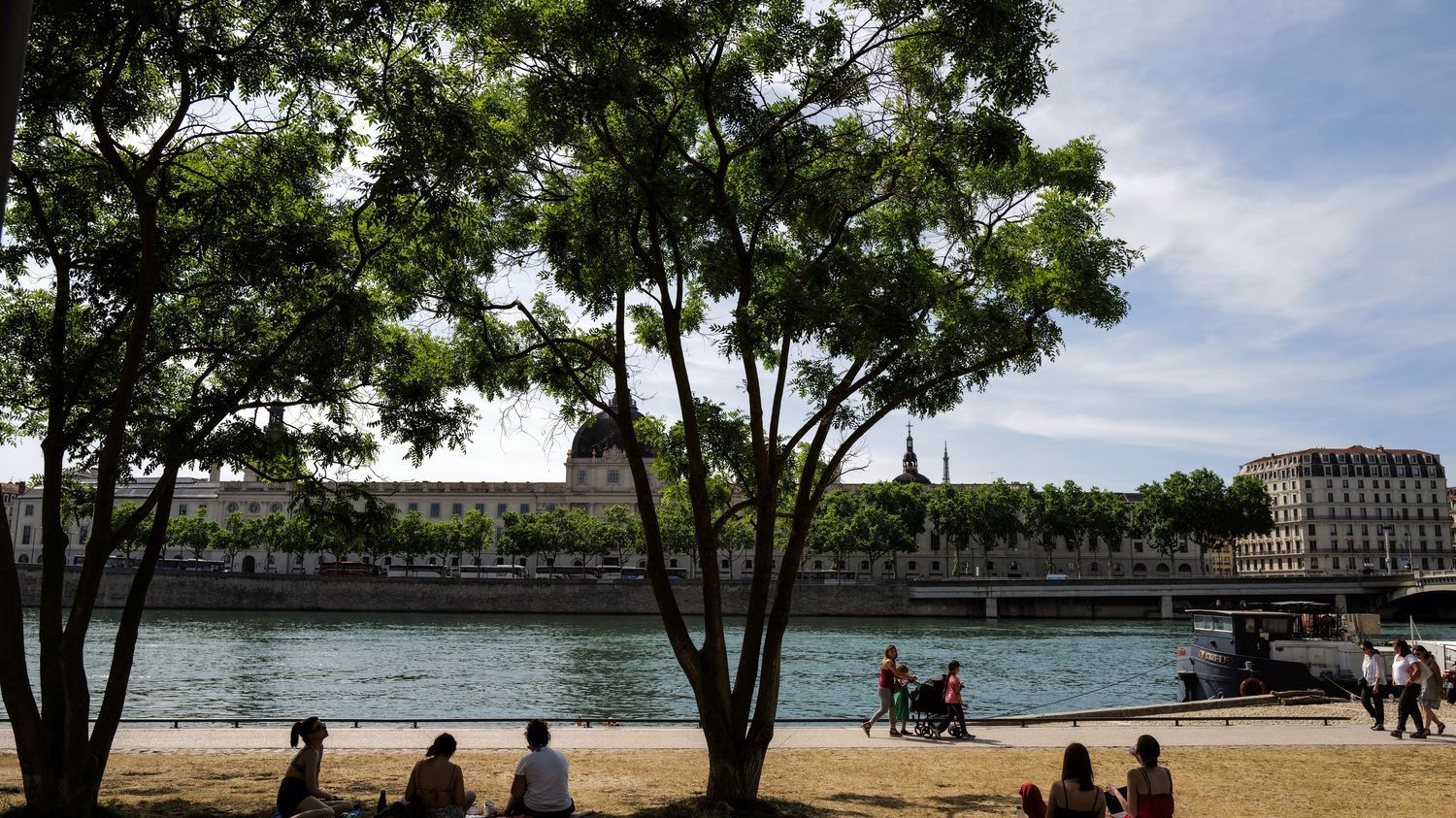 Météo : 14 départements de la moitié Est placés en vigilance orange aux orages ou à la canicule