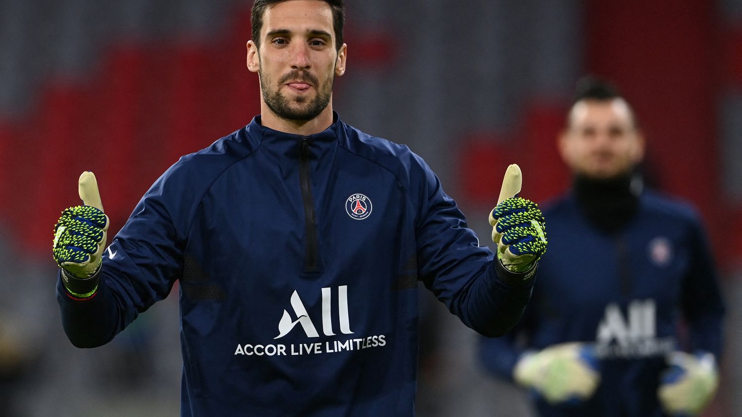 Football : Sergio Rico se dit être "très chanceux" après être sorti du service de soins intensifs