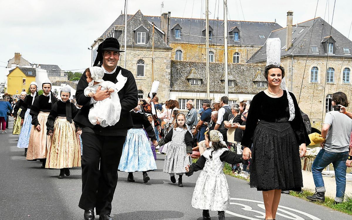 Aux Brodeuses à Pont-l’Abbé, la culture bretonne parade