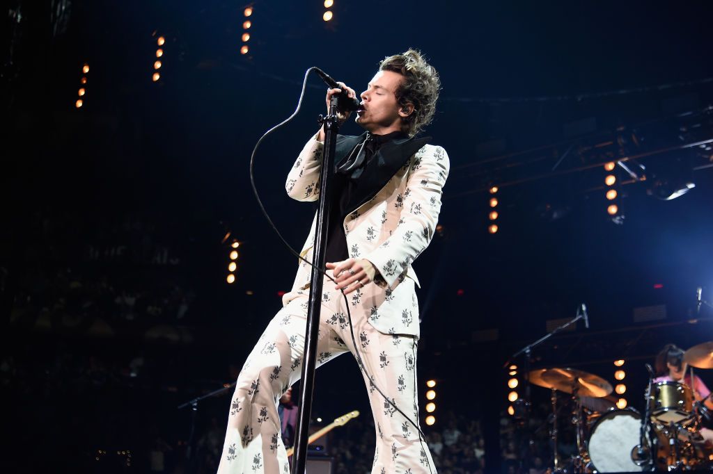 Harry Styles Hit In Eye With Thrown Object, Latest Victim In Disturbing Concert Trend