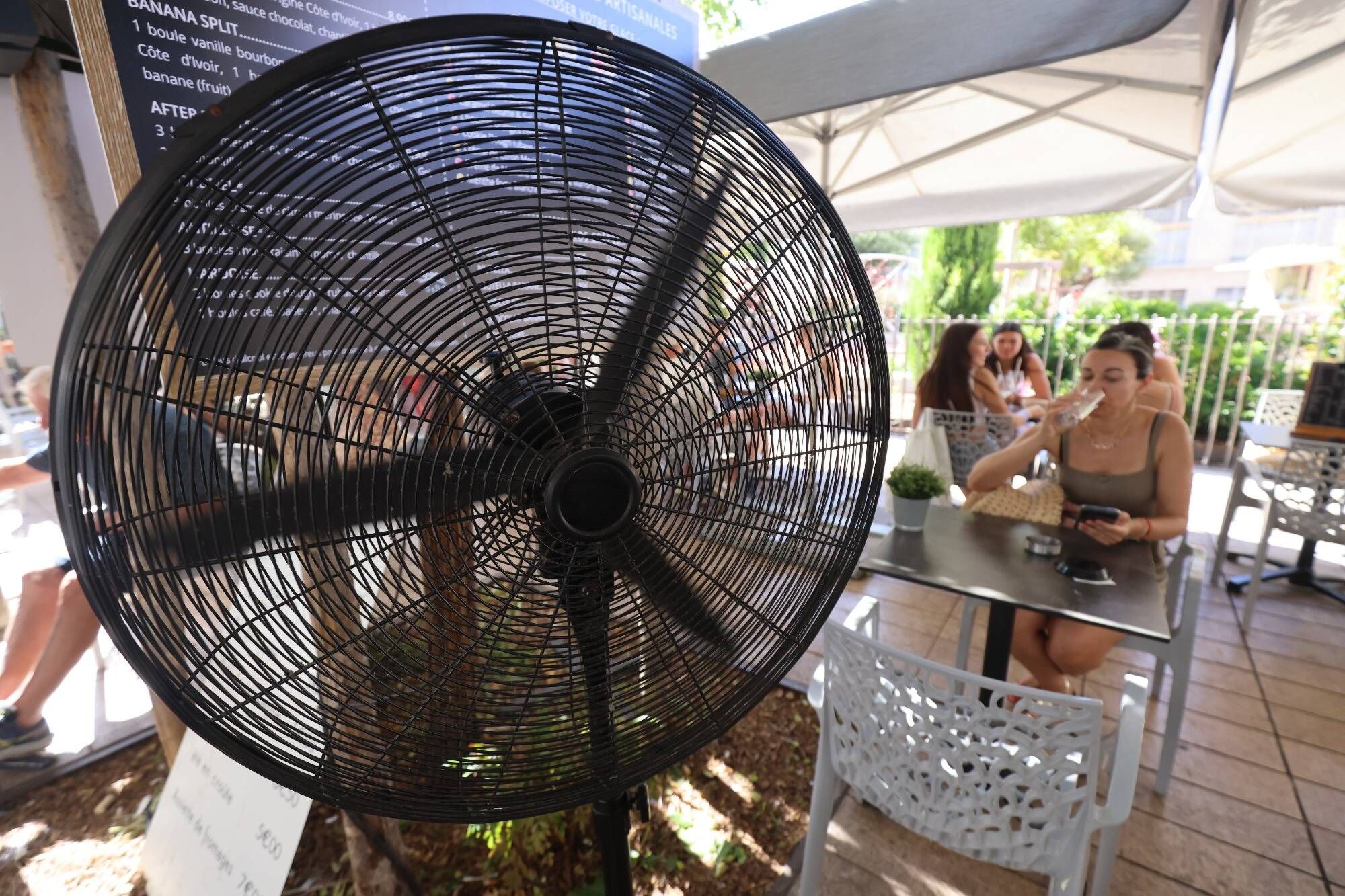 Alerte canicule: on vous donne 5 conseils pour bien choisir son ventilateur et sa clim mobile