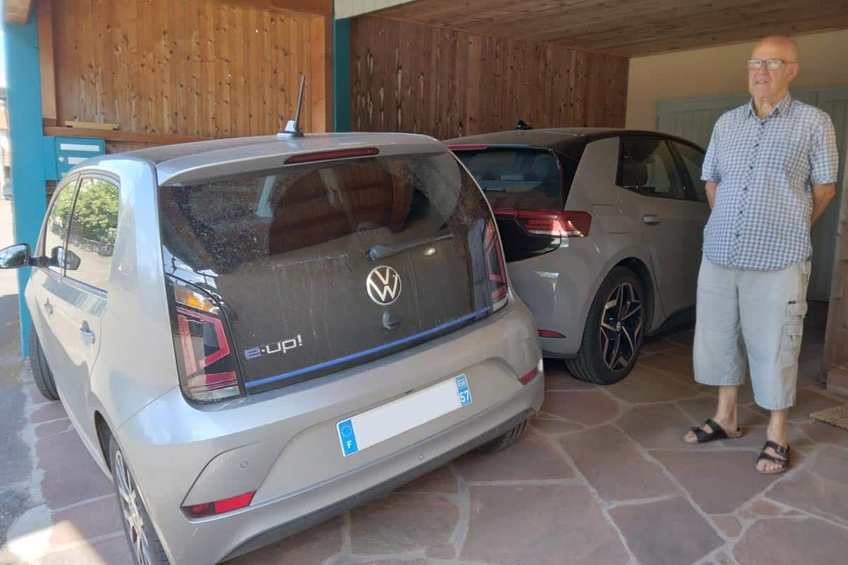 Le Dr Emanuel recharge ses Volkswagen e-Up! et ID.3 à l'énergie solaire !