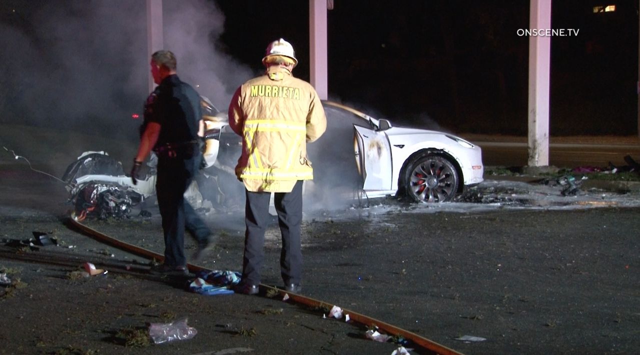 Fiery crash into parking lot of elementary school in Murrieta kills 3, seriously injures 1