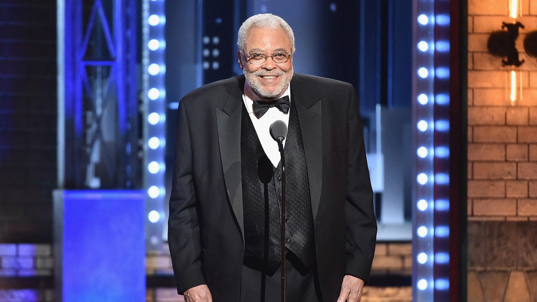 James Earl Jones, acteur américain voix de Dark Vador et de Mufasa, est mort à 93 ans