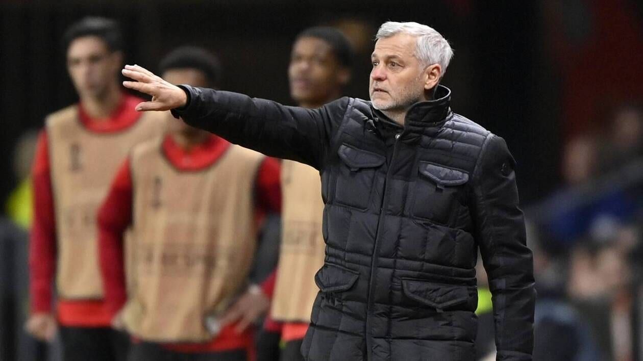 Stade Rennais. "Si certains pensent que tout est réglé, grand bien leur fasse", met en garde Genesio