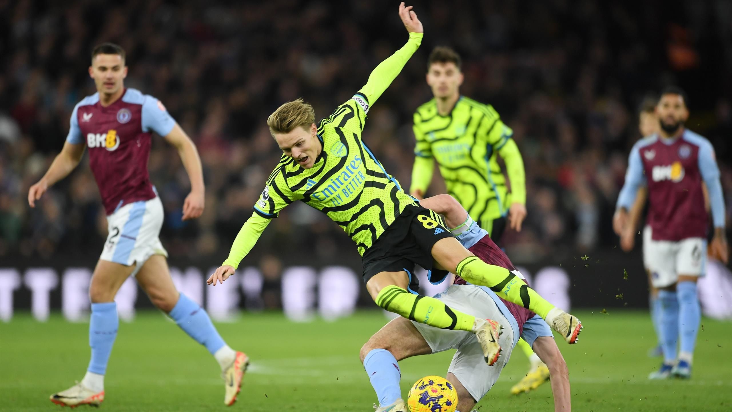 Arsenal s'incline chez Aston Villa (1-0) et perd la première place - Eurosport