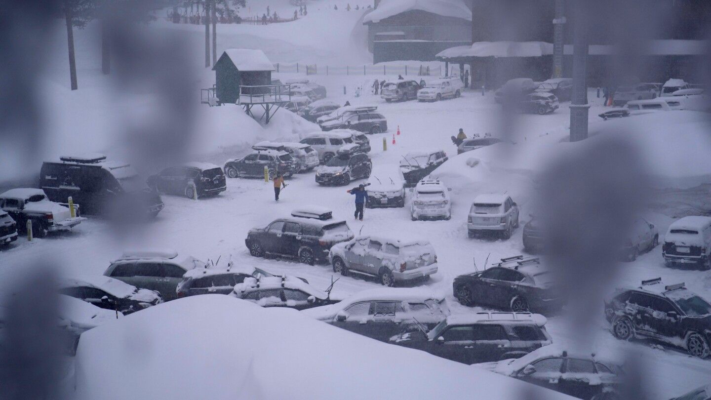 California avalanche: 1 dead, 1 injured at Tahoe ski resort