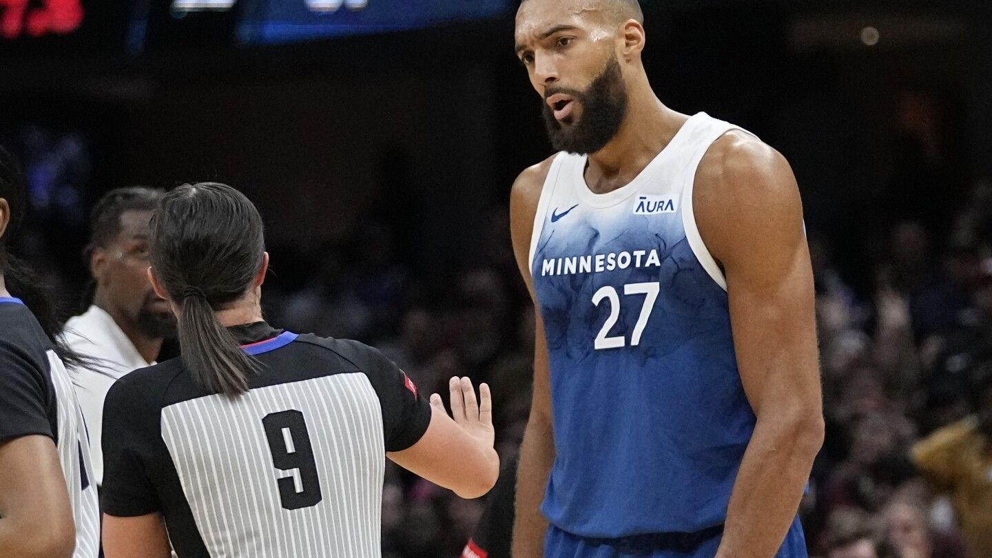 Timberwolves' Rudy Gobert fined $100,000 for directing 'money sign' gesture toward referee