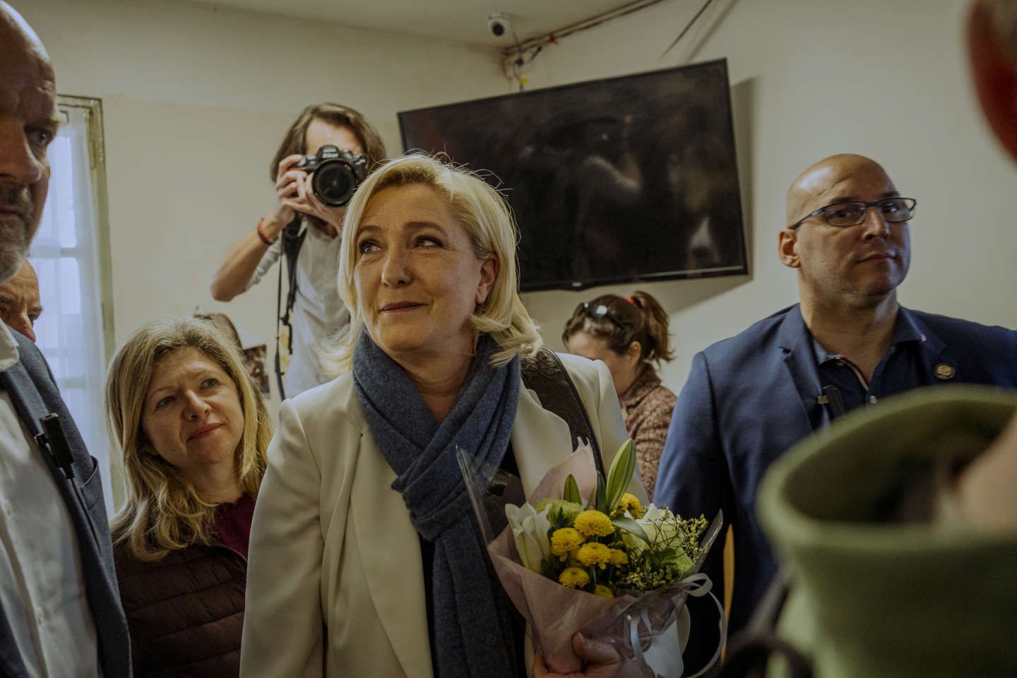 Marine Le Pen prend ses distances avec Axel Loustau, homme-clé de ses débuts au Front national