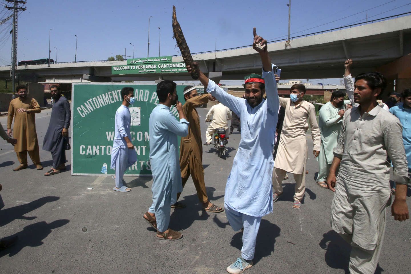 Pakistan : l’ex-premier ministre Imran Khan comparaît au tribunal au lendemain de son arrestation