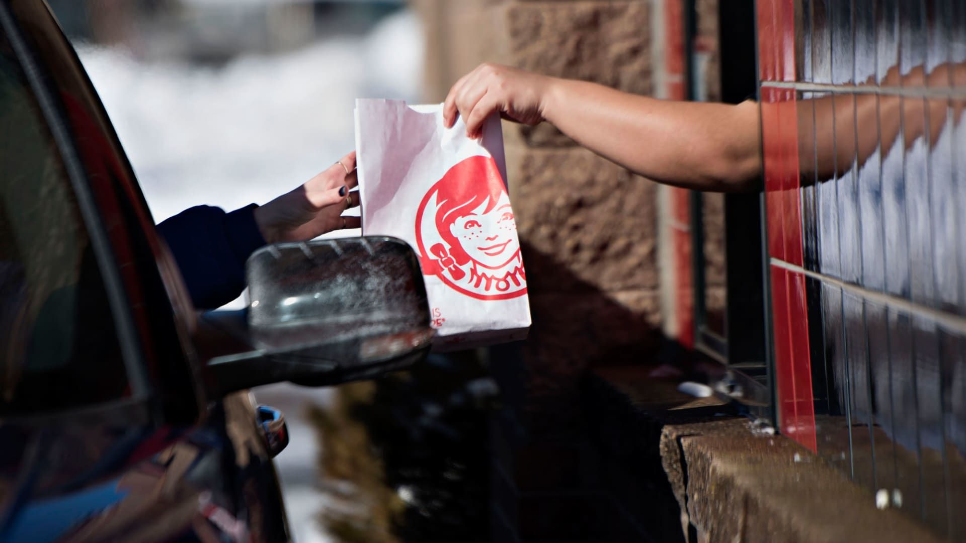 Wendy’s CEO touts AI drive-thru deal with Google, late-night opportunity