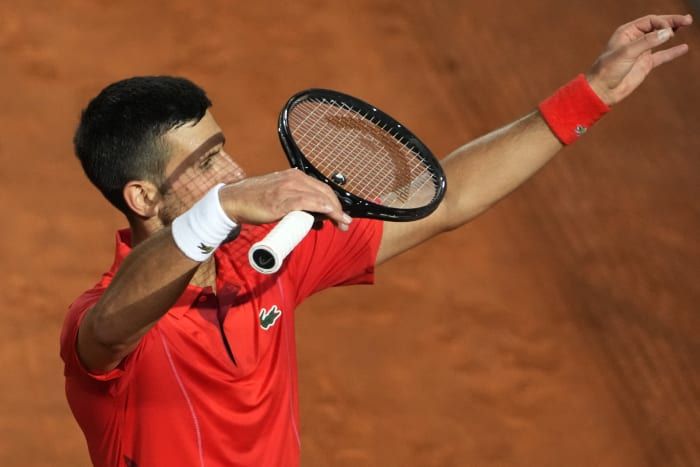 Djokovic needs medical attention after getting knocked on the head by a water bottle at Italian Open