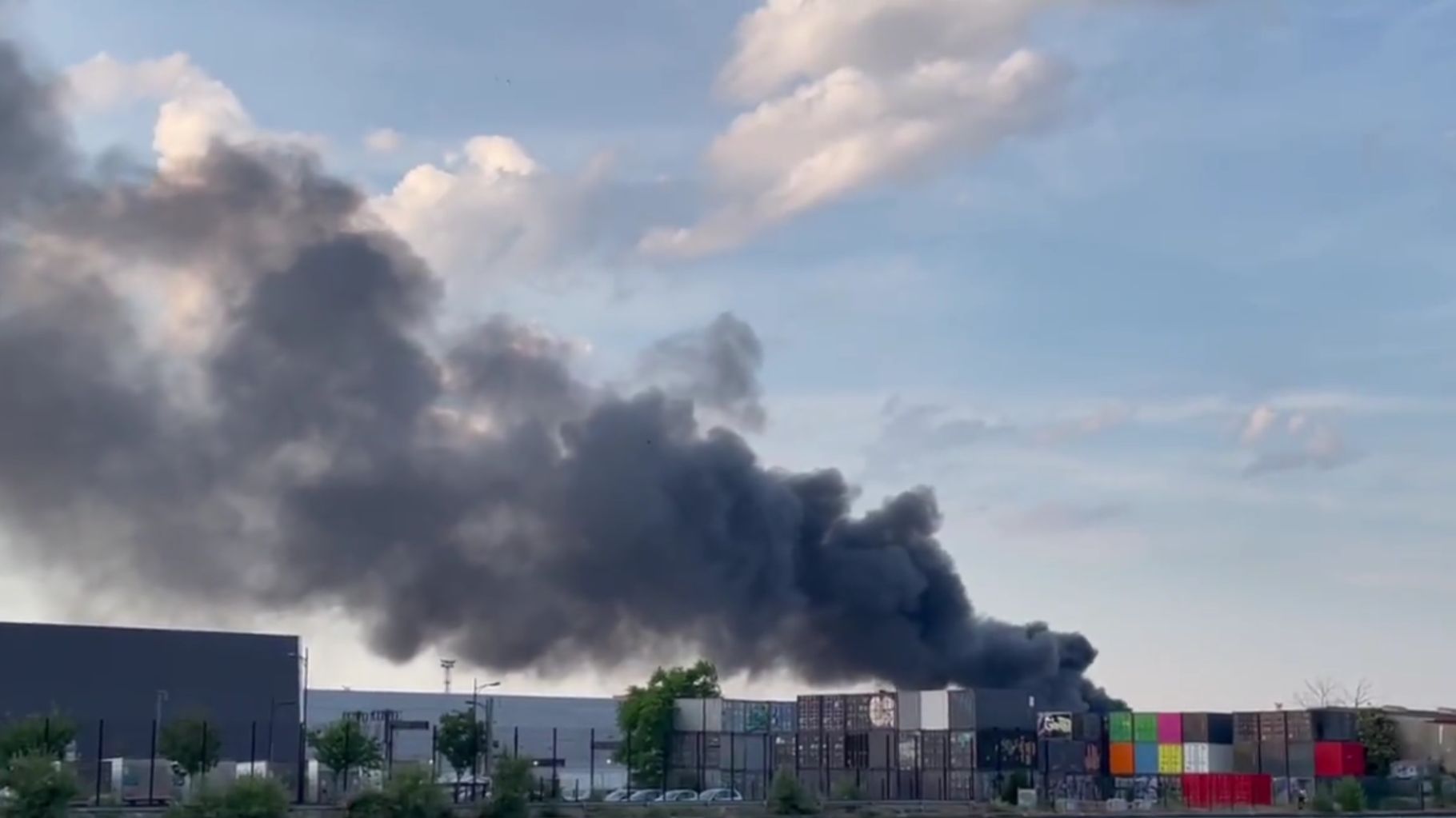 Un incendie se déclare dans un entrepôt à Bobigny, ce que l’on sait