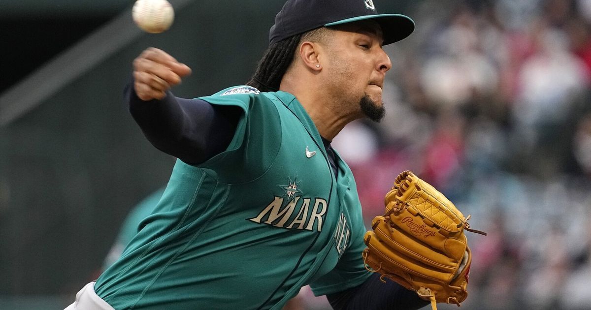 Mariners do OK vs. Shohei Ohtani the pitcher, but struggle with him at the plate