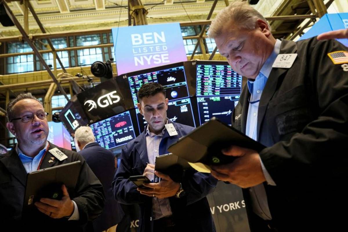 Wall Street, soutenue par Tesla, continue de grimper doucement