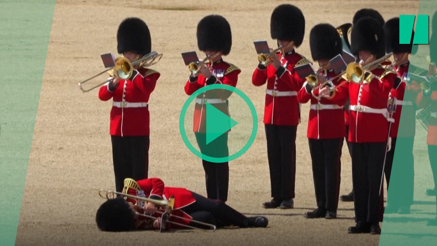 Devant le Prince William, trois gardes font des malaises à cause de la chaleur accablante