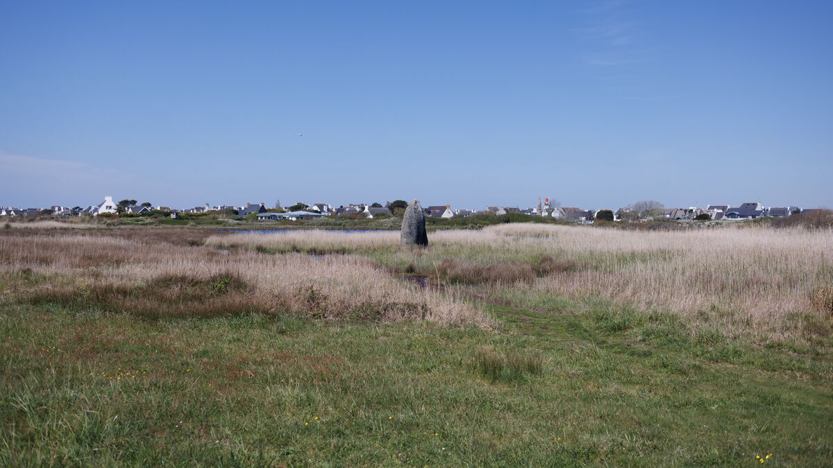 Menhirs détruits à Carnac : menacé, le maire placé sous protection policière