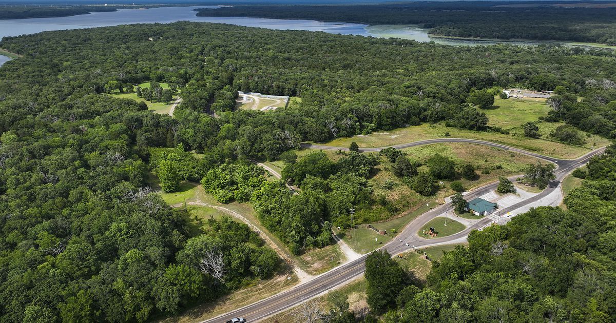 Texas to use eminent domain to seize Fairfield Lake State Park from private development