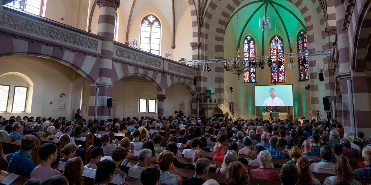 ChatGPT-Delivered Sermon Tells Congregation Not to Fear Death