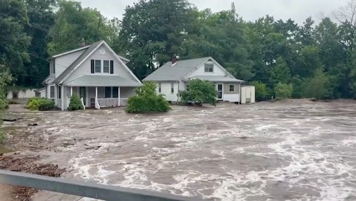 New York flash floods kill 1 amid mudslides and road closures