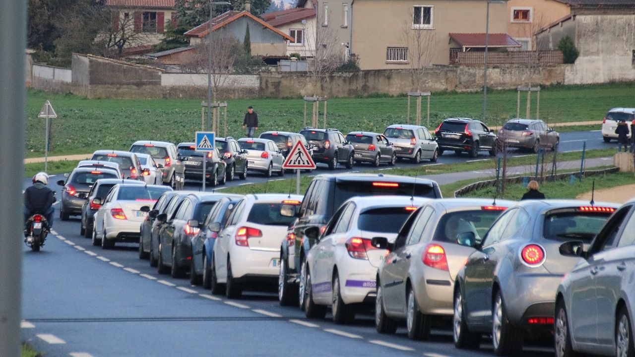 Près de Lyon : un incendie dans un tunnel de l’A89 perturbe fortement la circulation en direction de Clermont