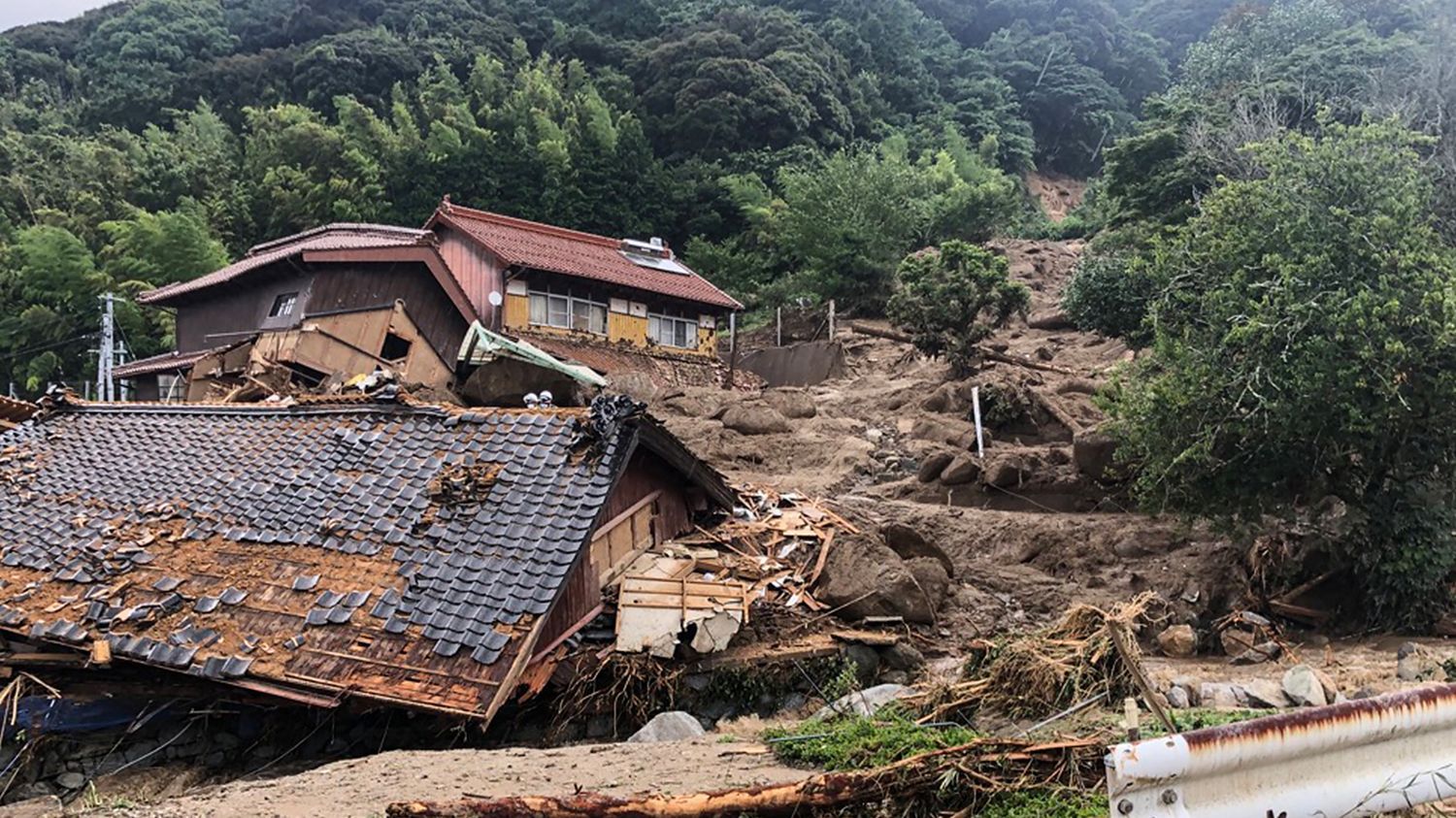 Intempéries : un mort et trois disparus au Japon, le Sud-Ouest du pays frappé par "les plus fortes pluies jamais enregistrées" selon l'agence météo nationale