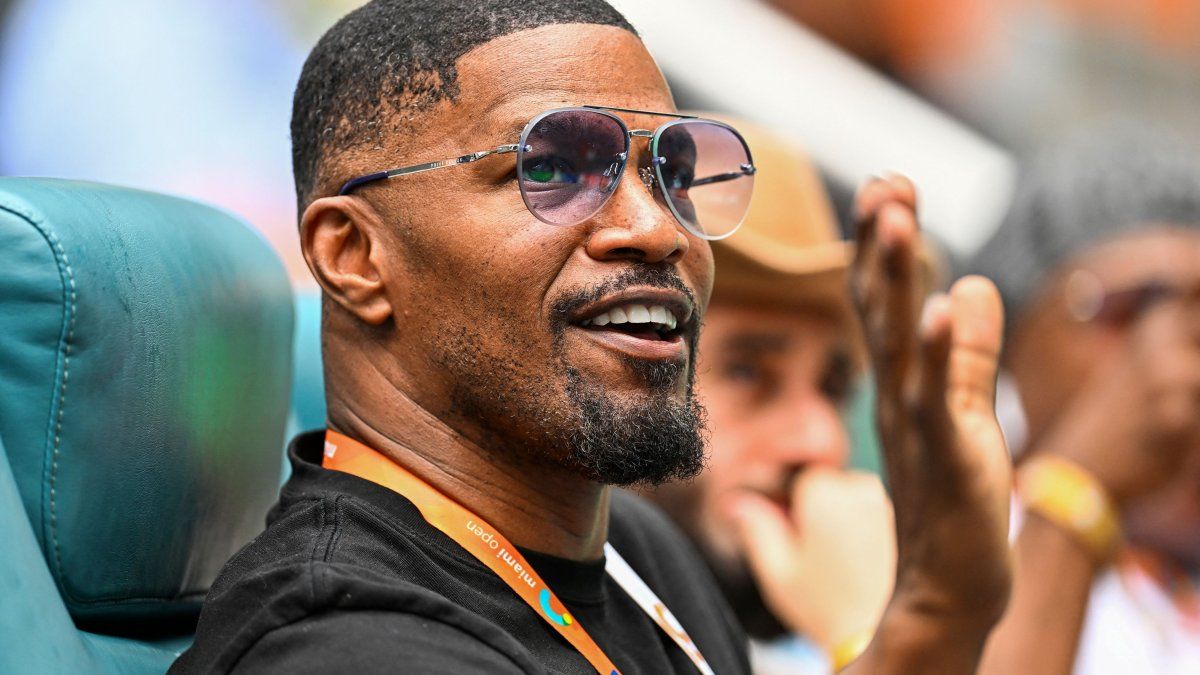 Jamie Foxx spotted in public for first time since hospitalization