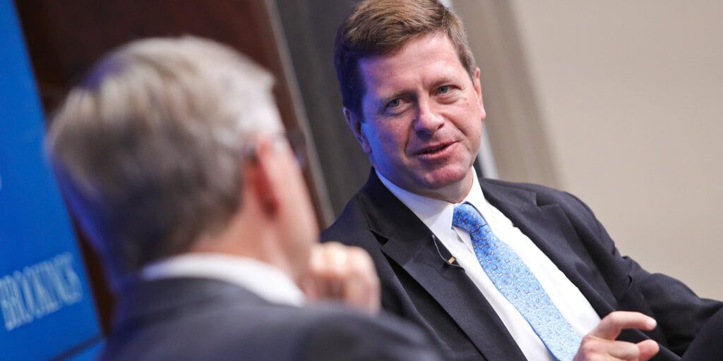 Former SEC Chair Says Bitcoin ETF Could Be Approved-If These Conditions Are Met