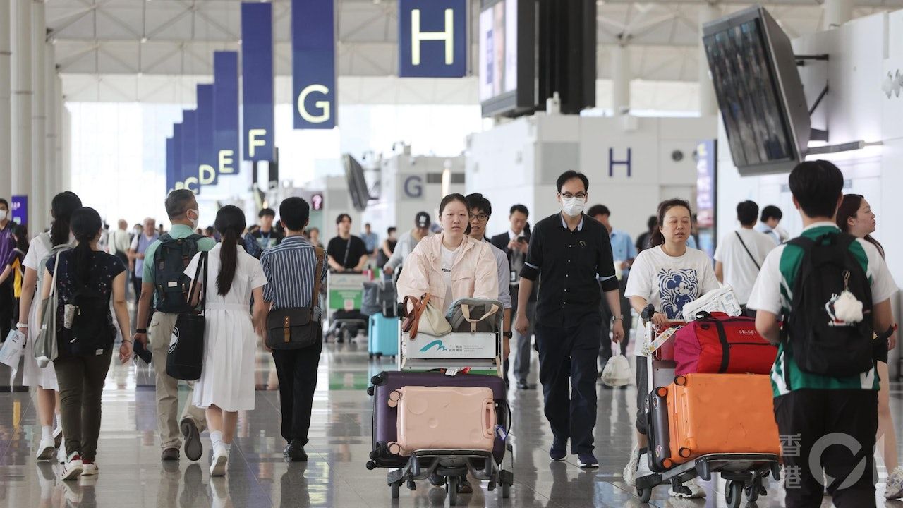 內地解禁旅行團往日本 港旅行社憂旅客逼爆當地︰冬季機票飆10%