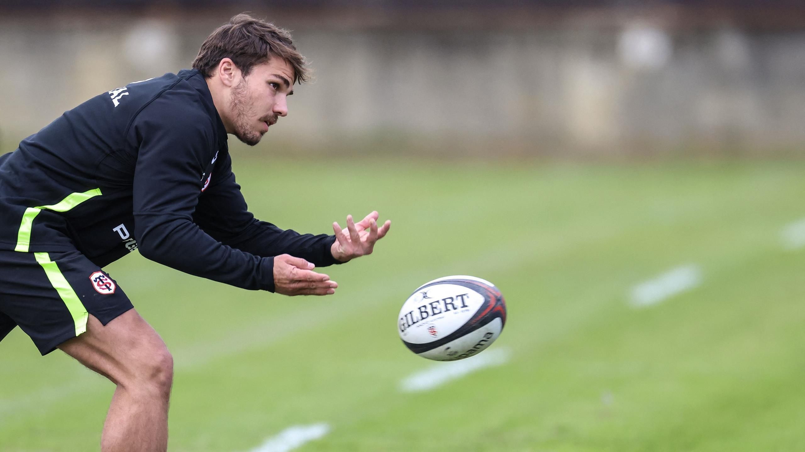 Antoine Dupont sur le banc et Thomas Ramos en 10 pour leur reprise en Top 14 avec le Stade Toulousain face à Perpignan