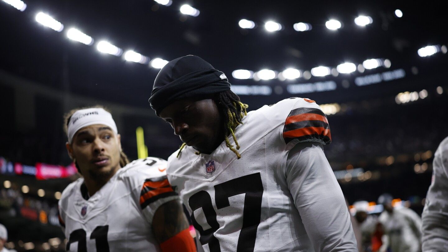 Browns waive Kadarius Toney, place Greg Newsome on IR