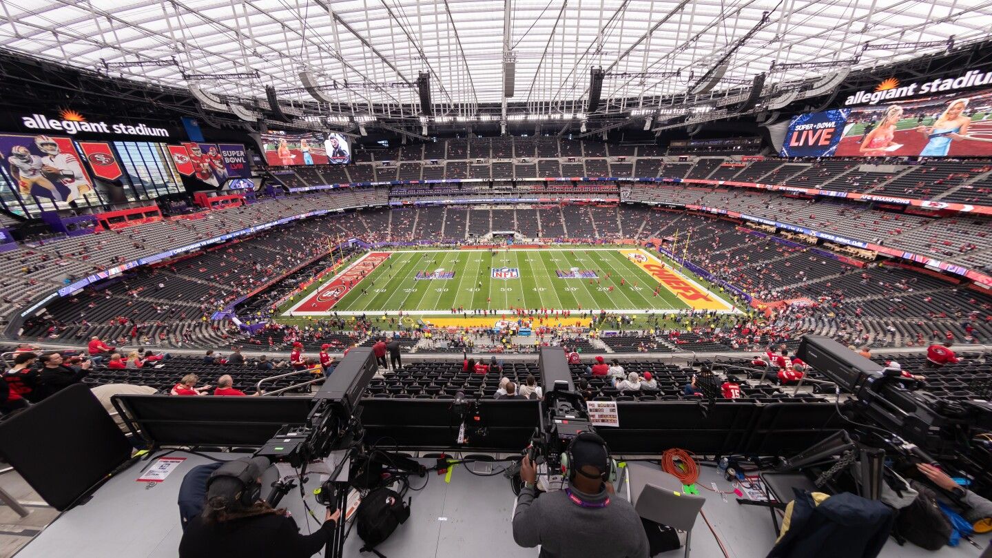 The Super Bowl LVIII crowd is loudly pro-49ers