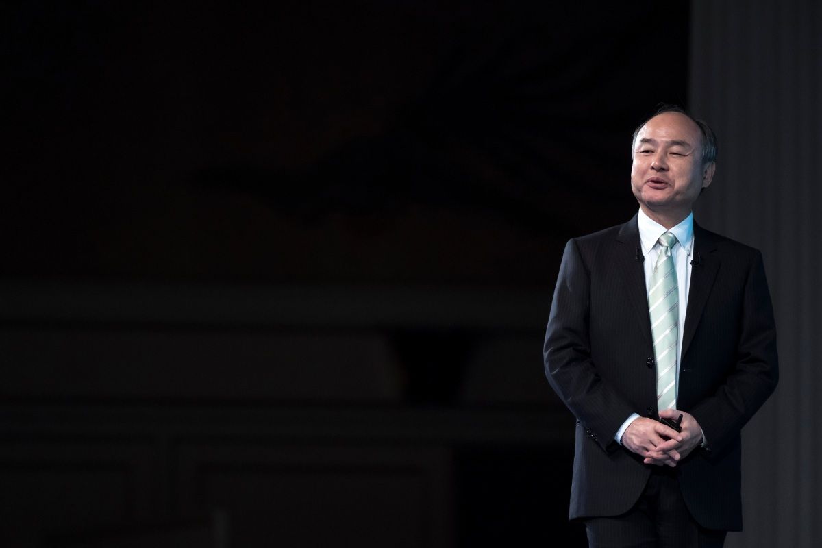 SoftBank Vision Fund loses $32 billion on declining startup valuations