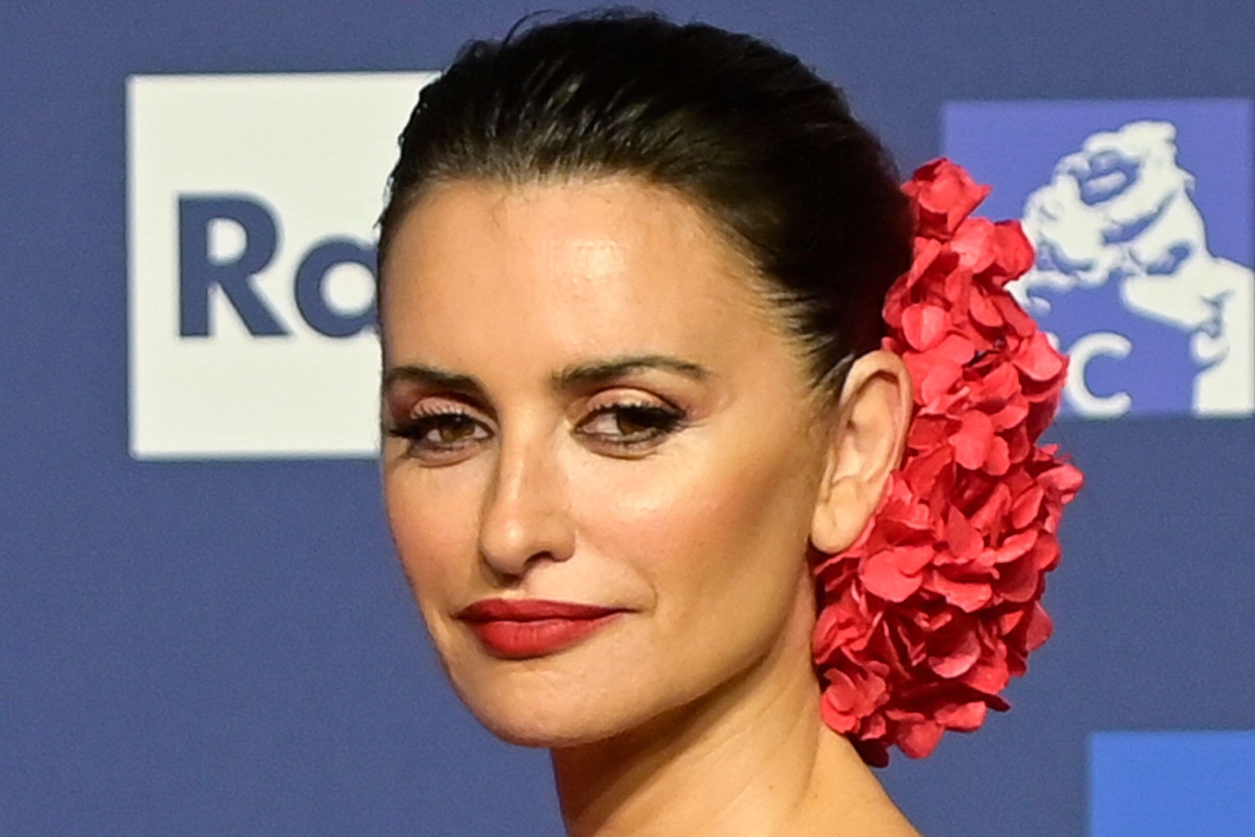 Penélope Cruz (49 ans) fait sensation dans une robe vaporeuse qui dévoile ses jambes de déesse