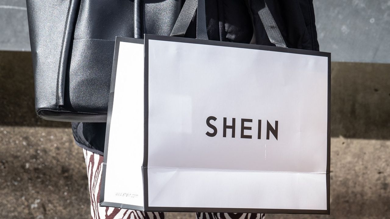 Interdire la vente de vêtements Shein en France, est-ce possible ?