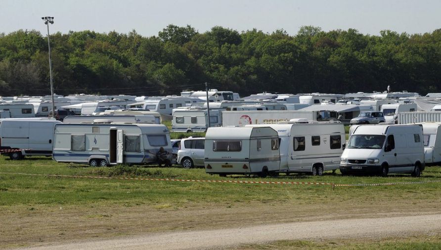 Rassemblement de gens du voyage à Nevoy : la préfète annonce 17 gendarmes supplémentaires